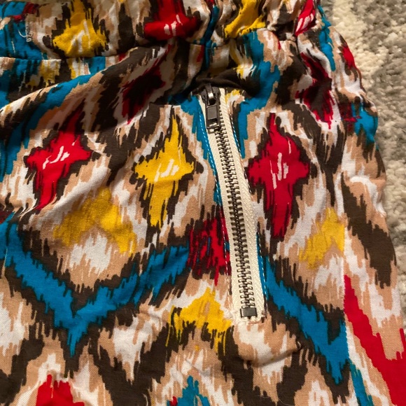 Colorful shorts - Picture 2 of 4